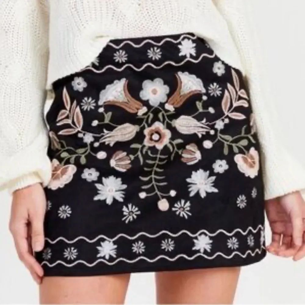 Mi Ami Embroidered Scandinavian Nordic Floral Black Mini Skirt